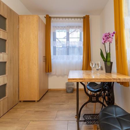 Dom Krawca - Pod Chojnikiem Apartment Jelenia Gora Luaran gambar