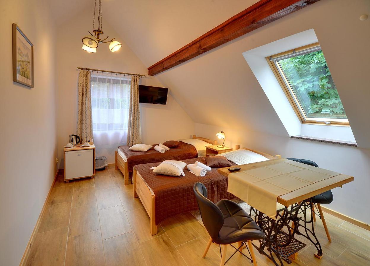 Dom Krawca - Pod Chojnikiem Apartment Jelenia Gora Luaran gambar
