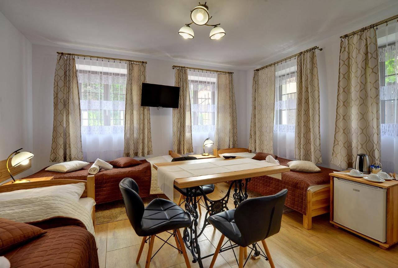 Dom Krawca - Pod Chojnikiem Apartment Jelenia Gora Luaran gambar