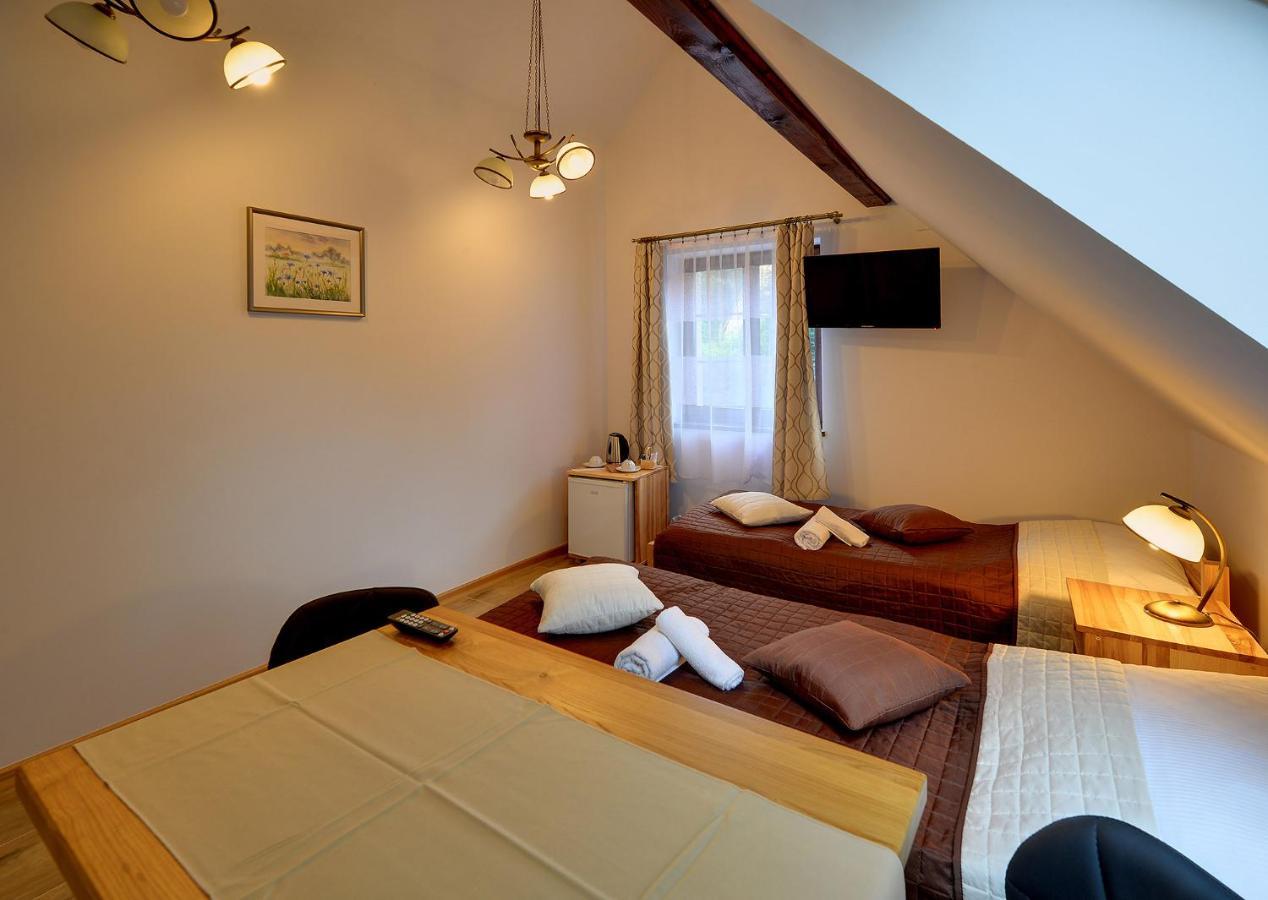 Dom Krawca - Pod Chojnikiem Apartment Jelenia Gora Luaran gambar