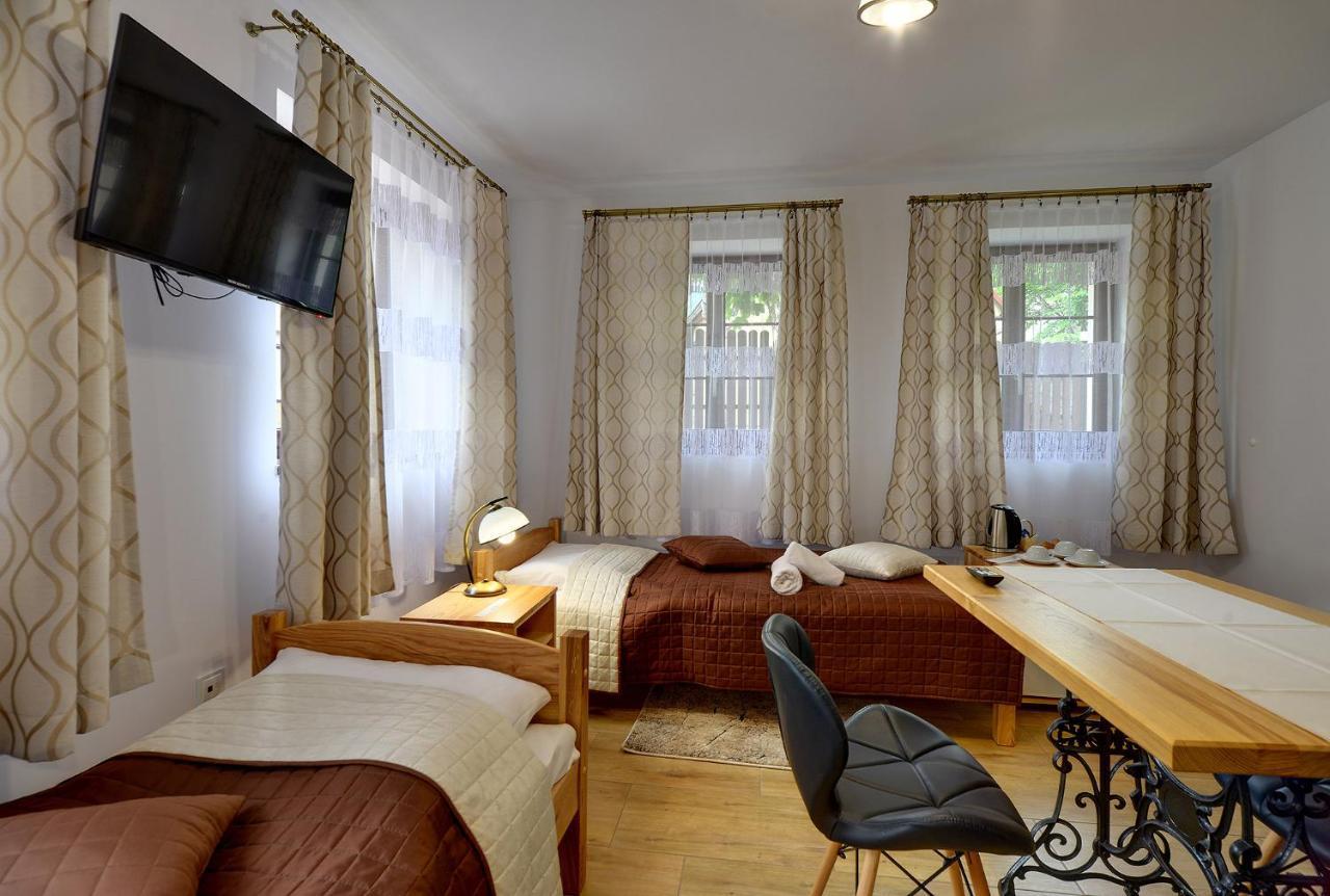 Dom Krawca - Pod Chojnikiem Apartment Jelenia Gora Luaran gambar
