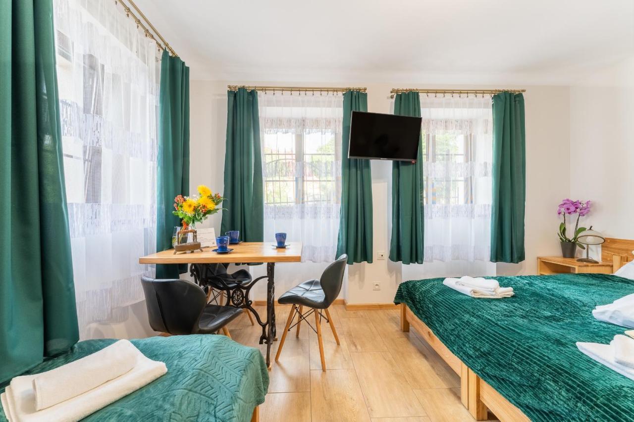 Dom Krawca - Pod Chojnikiem Apartment Jelenia Gora Luaran gambar