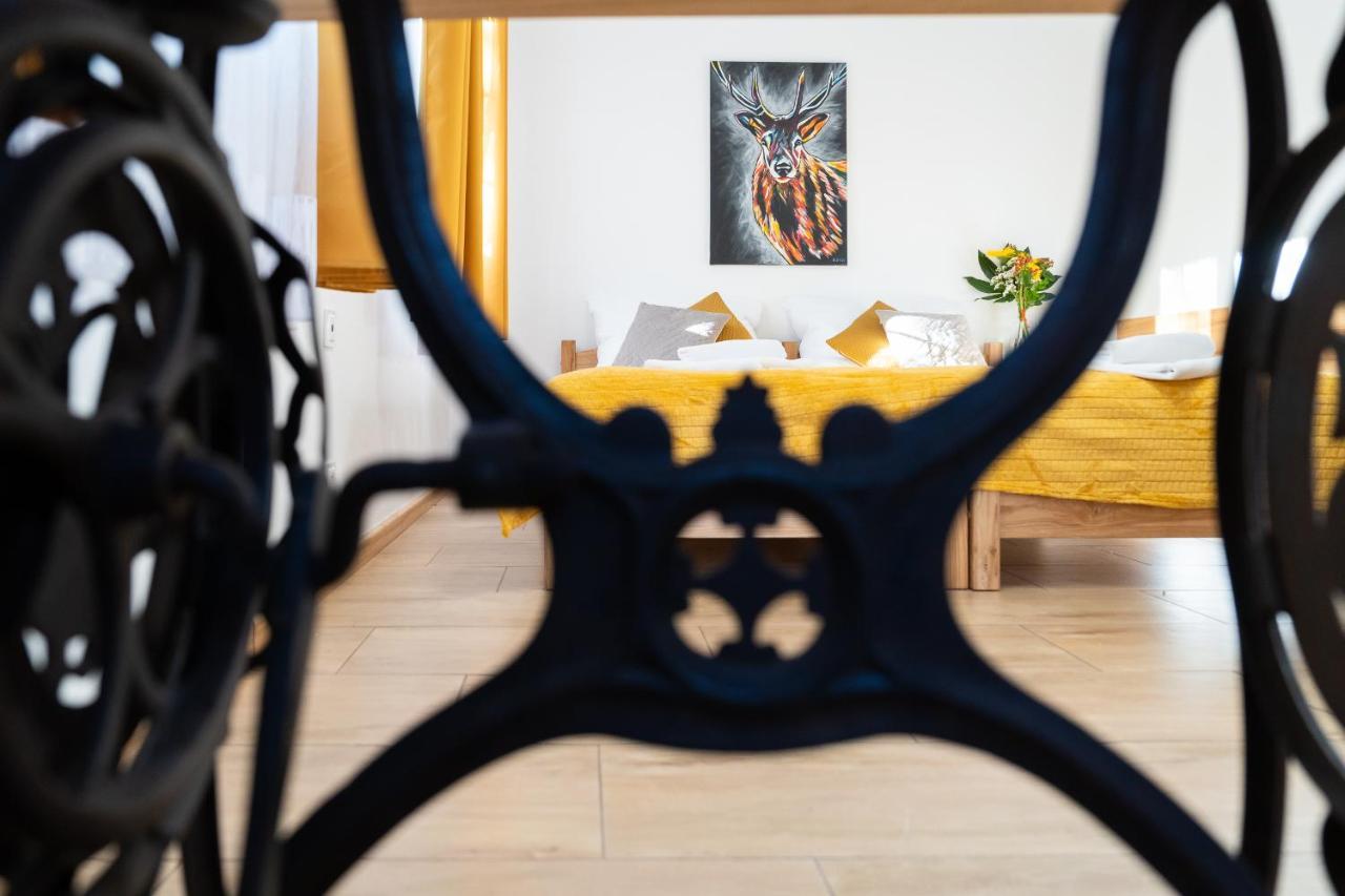 Dom Krawca - Pod Chojnikiem Apartment Jelenia Gora Luaran gambar