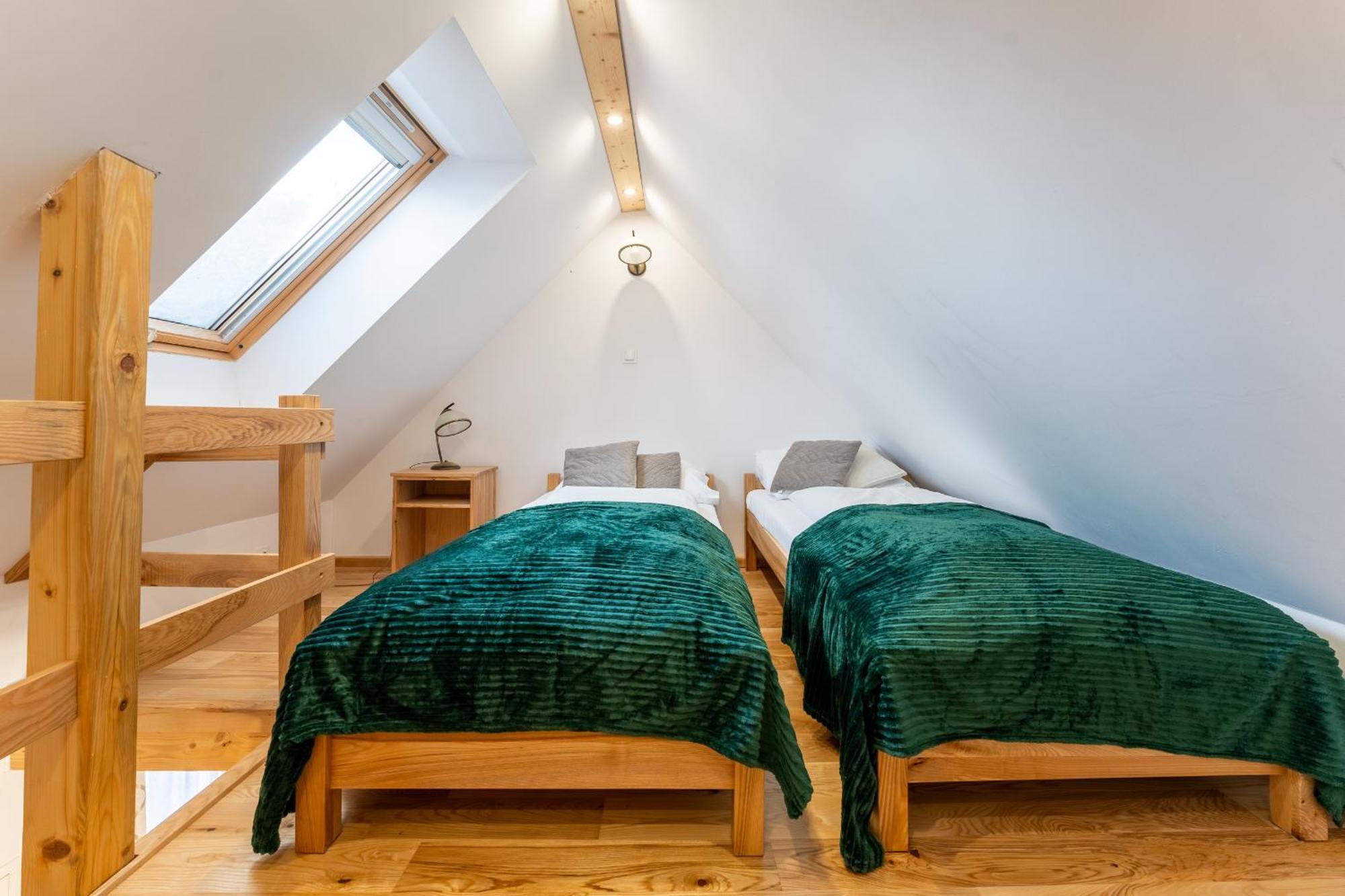 Dom Krawca - Pod Chojnikiem Apartment Jelenia Gora Luaran gambar