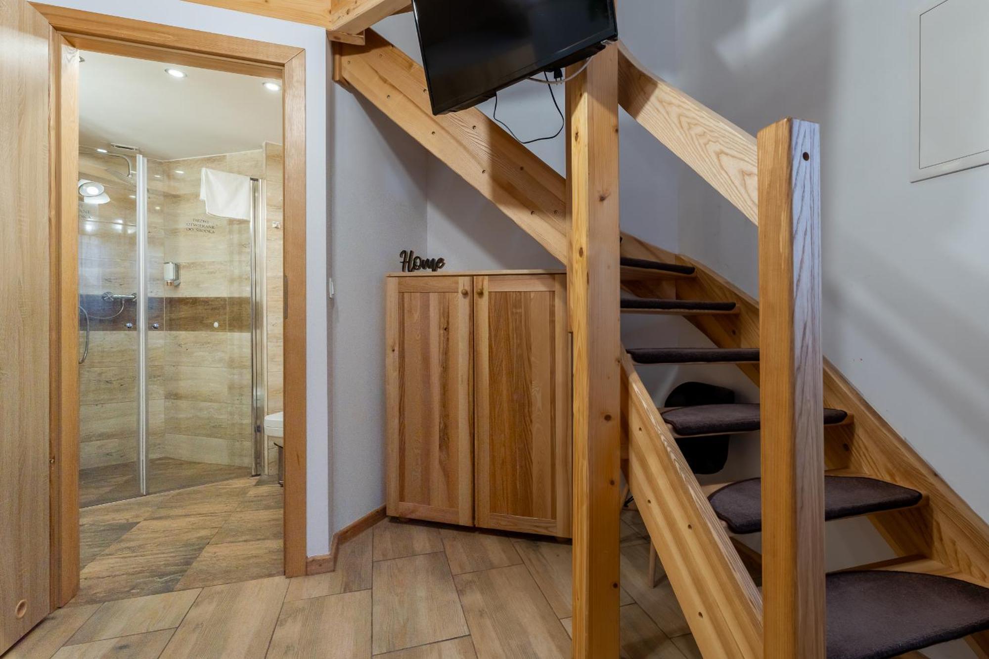 Dom Krawca - Pod Chojnikiem Apartment Jelenia Gora Luaran gambar