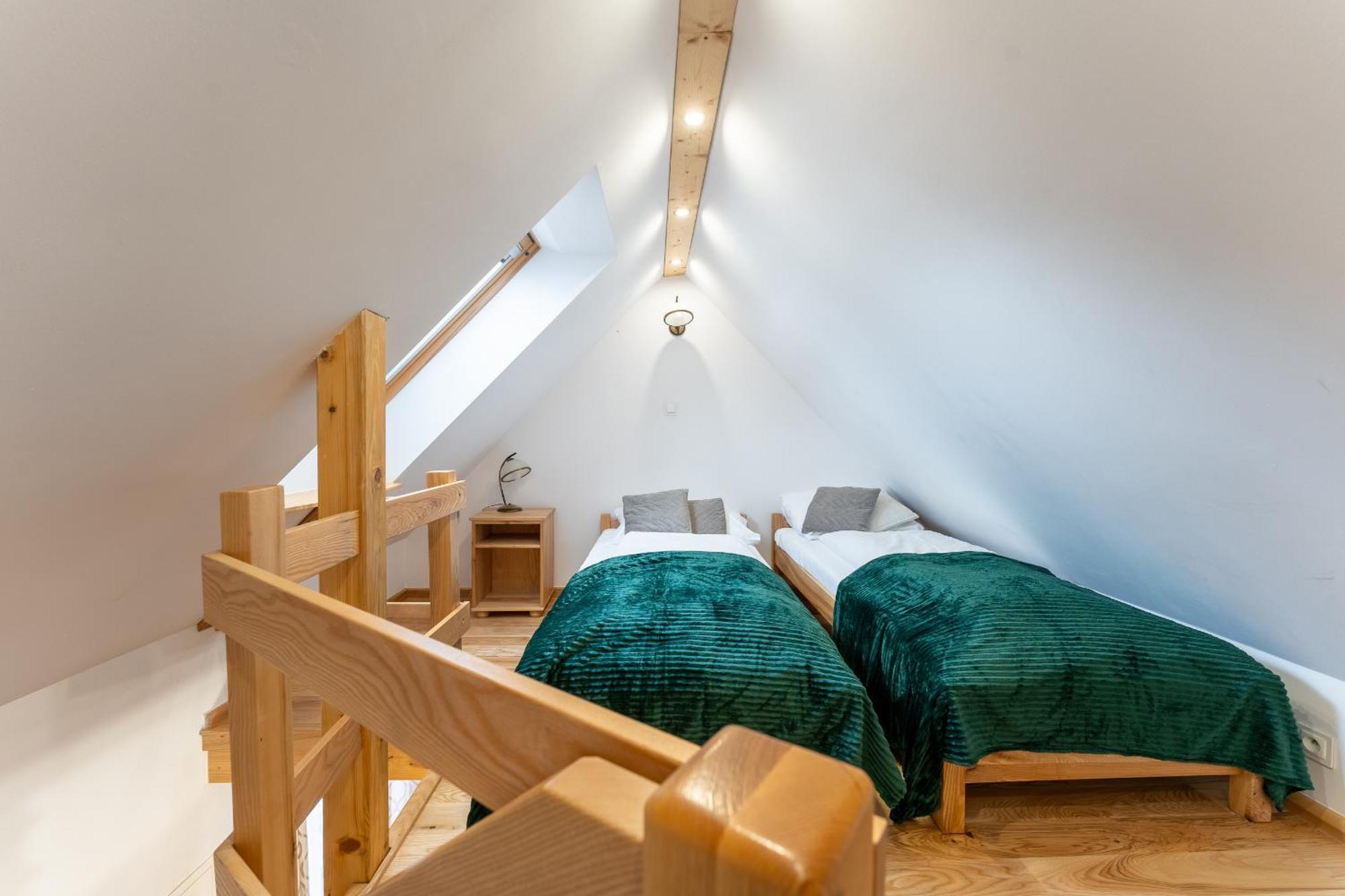 Dom Krawca - Pod Chojnikiem Apartment Jelenia Gora Luaran gambar