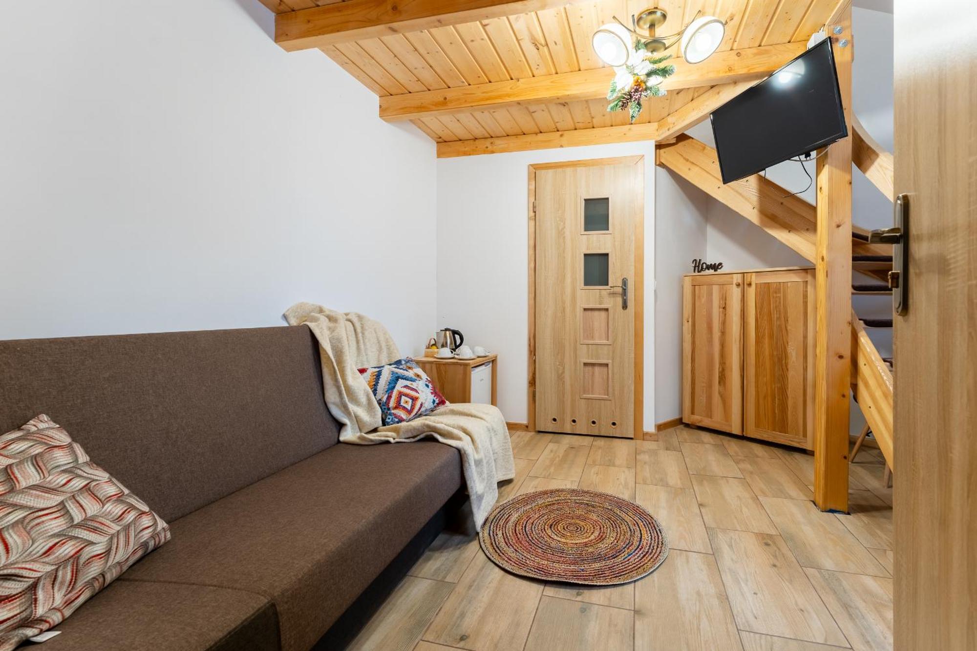Dom Krawca - Pod Chojnikiem Apartment Jelenia Gora Luaran gambar