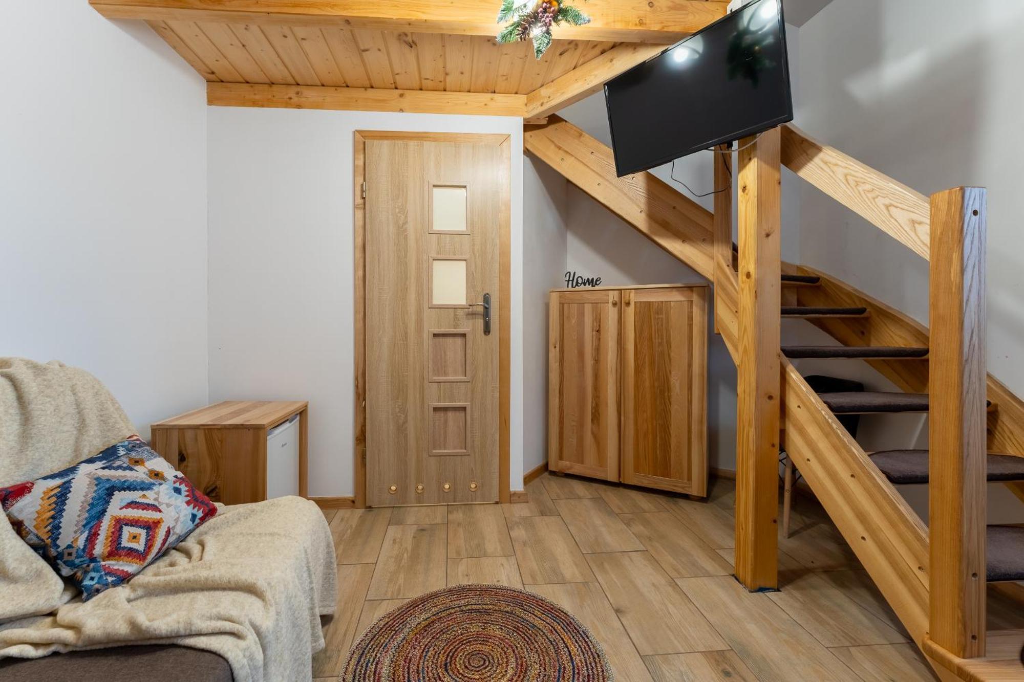 Dom Krawca - Pod Chojnikiem Apartment Jelenia Gora Luaran gambar
