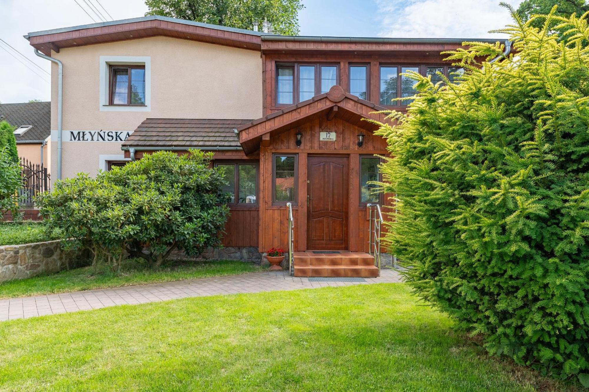 Dom Krawca - Pod Chojnikiem Apartment Jelenia Gora Luaran gambar