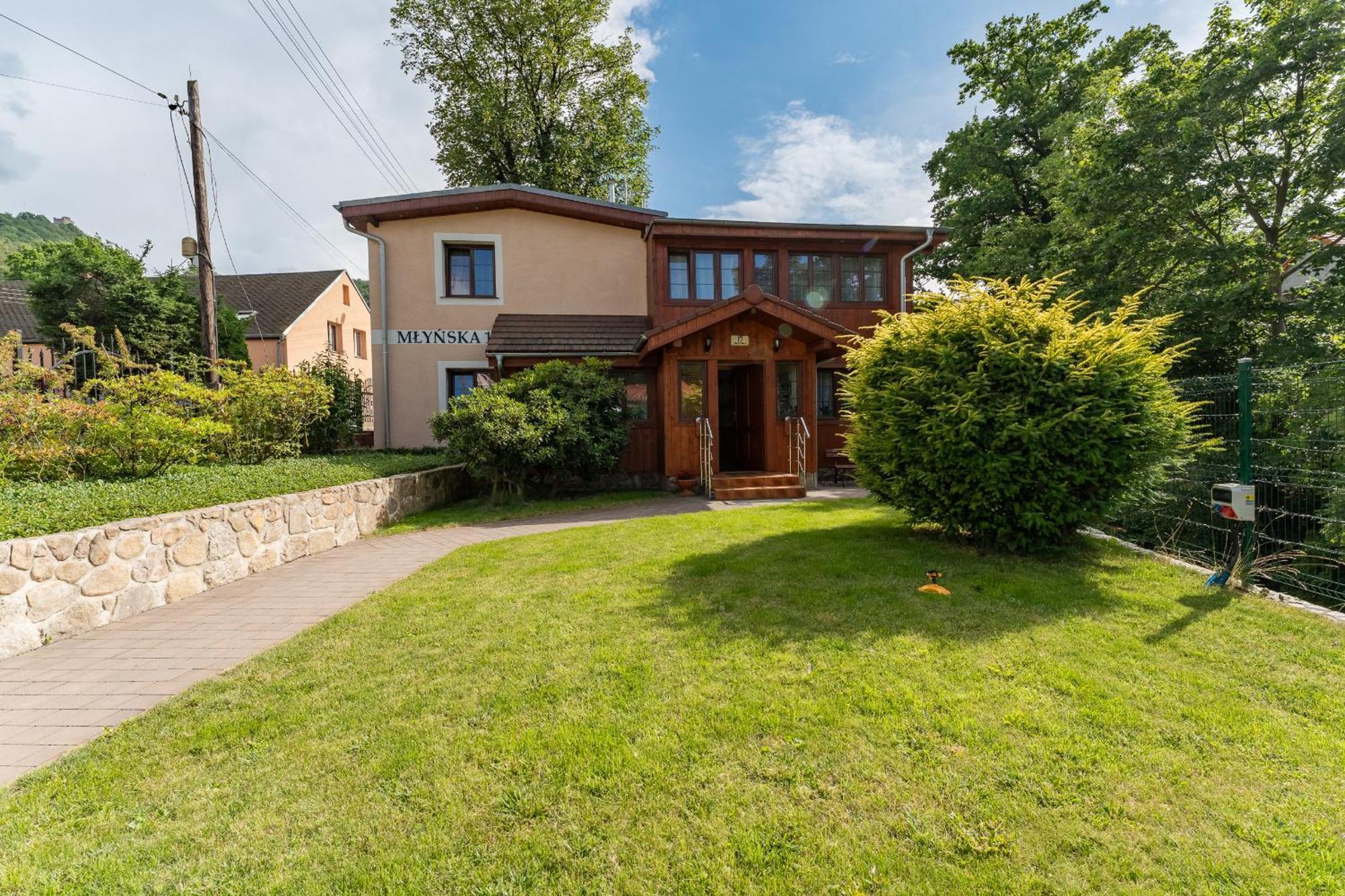 Dom Krawca - Pod Chojnikiem Apartment Jelenia Gora Luaran gambar