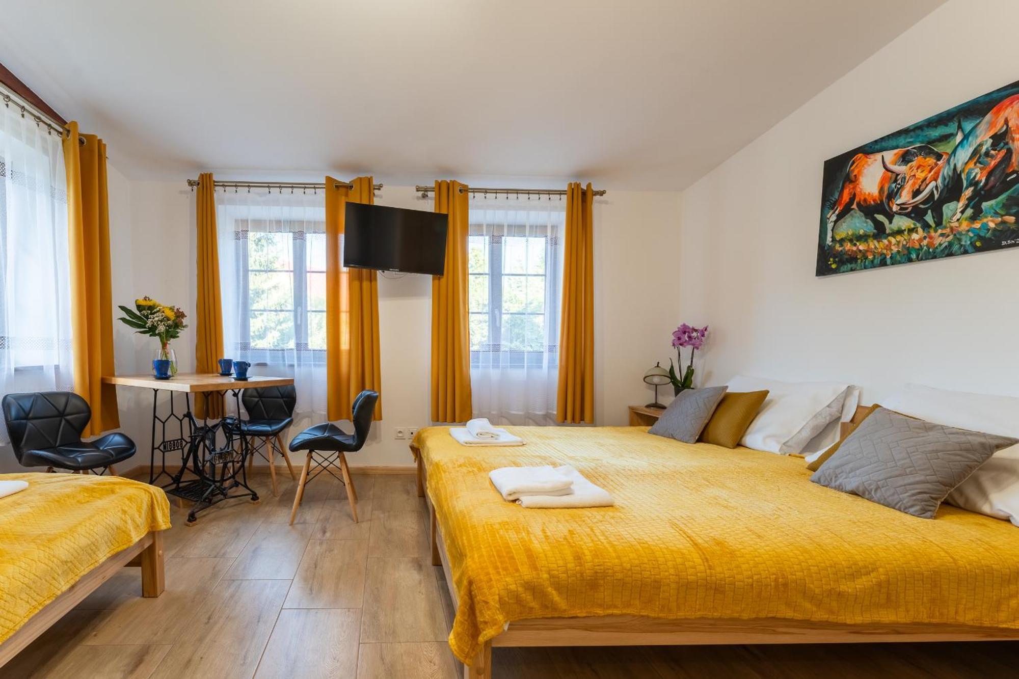 Dom Krawca - Pod Chojnikiem Apartment Jelenia Gora Luaran gambar