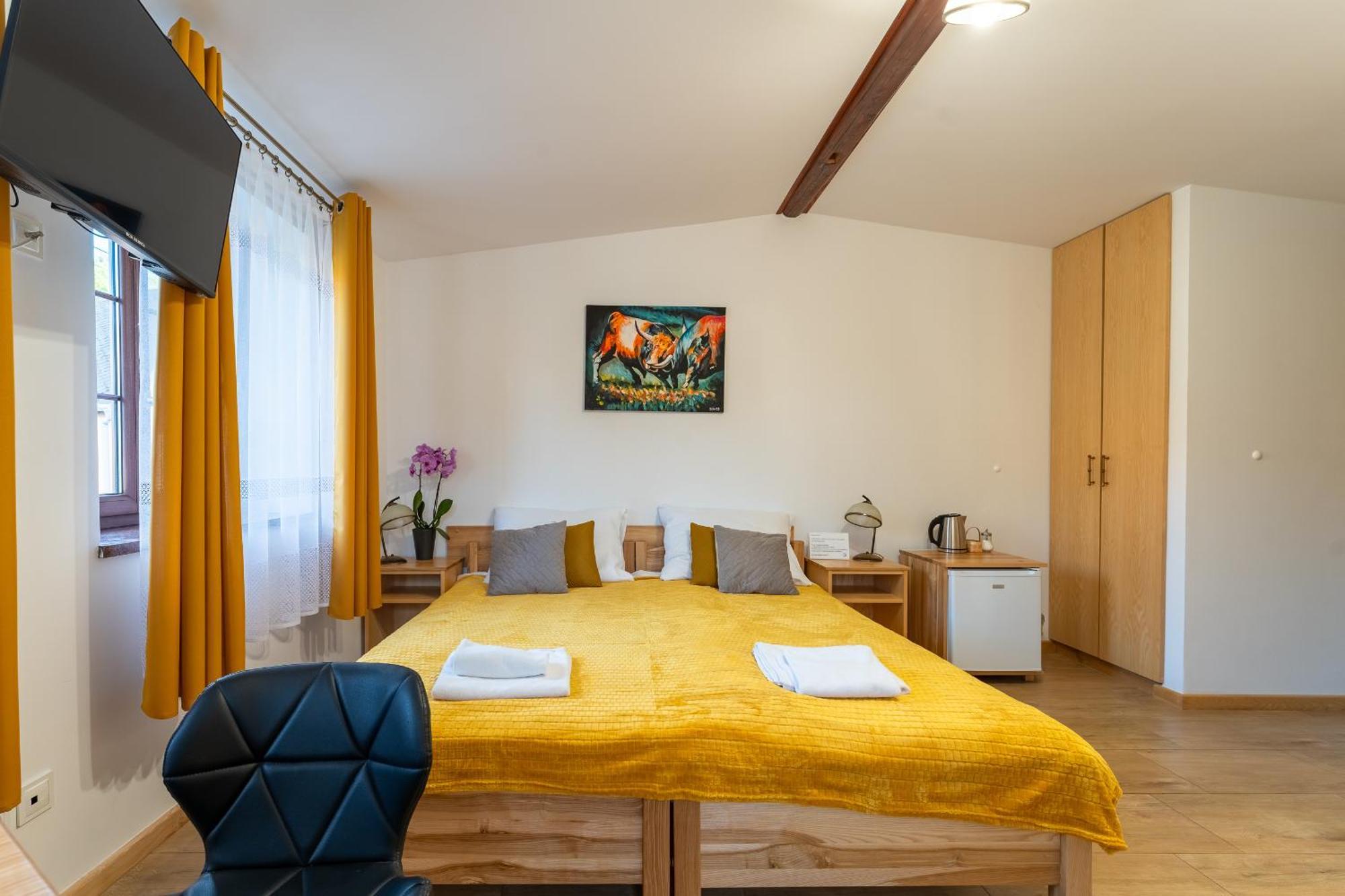 Dom Krawca - Pod Chojnikiem Apartment Jelenia Gora Luaran gambar
