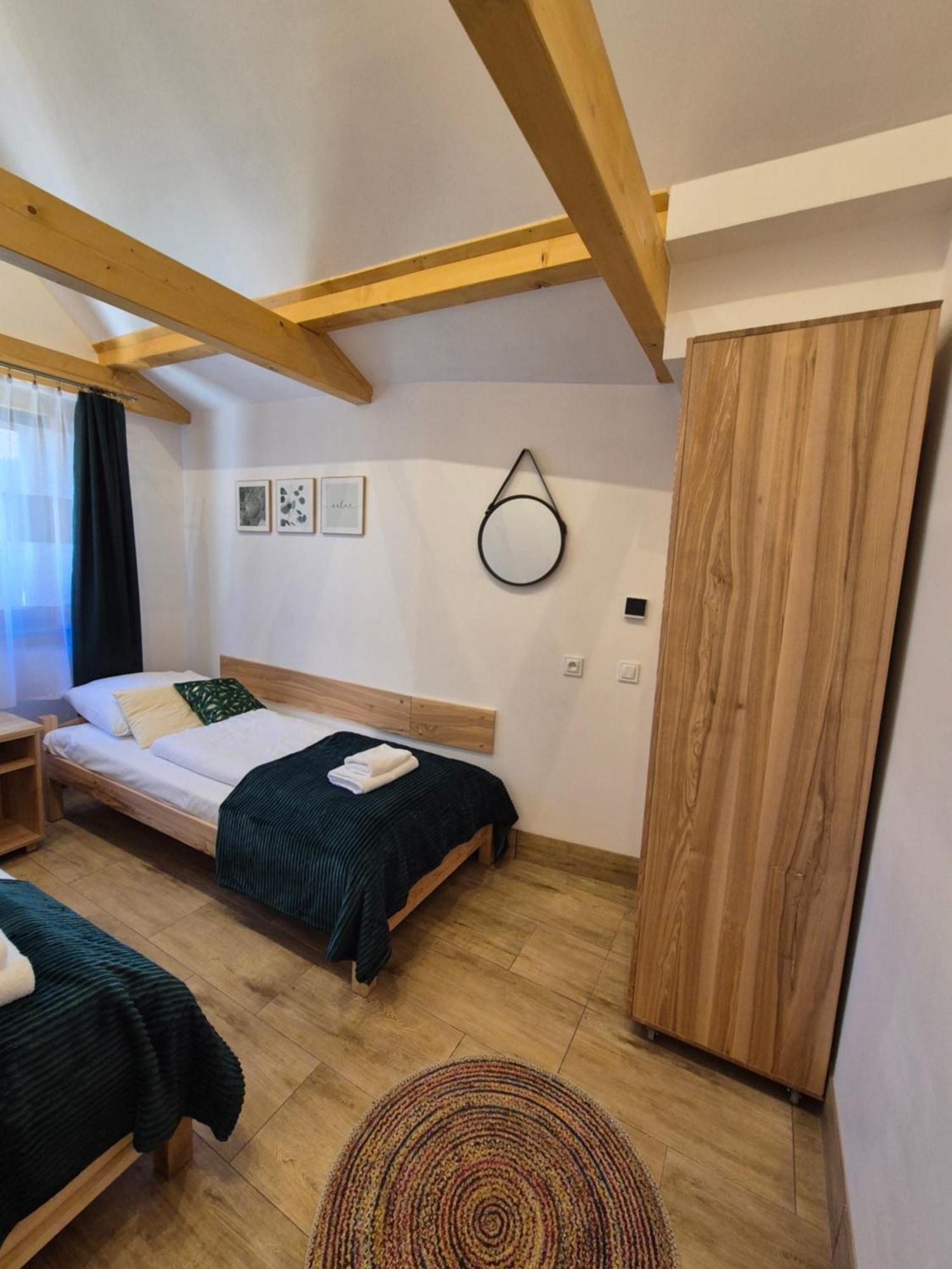 Dom Krawca - Pod Chojnikiem Apartment Jelenia Gora Luaran gambar