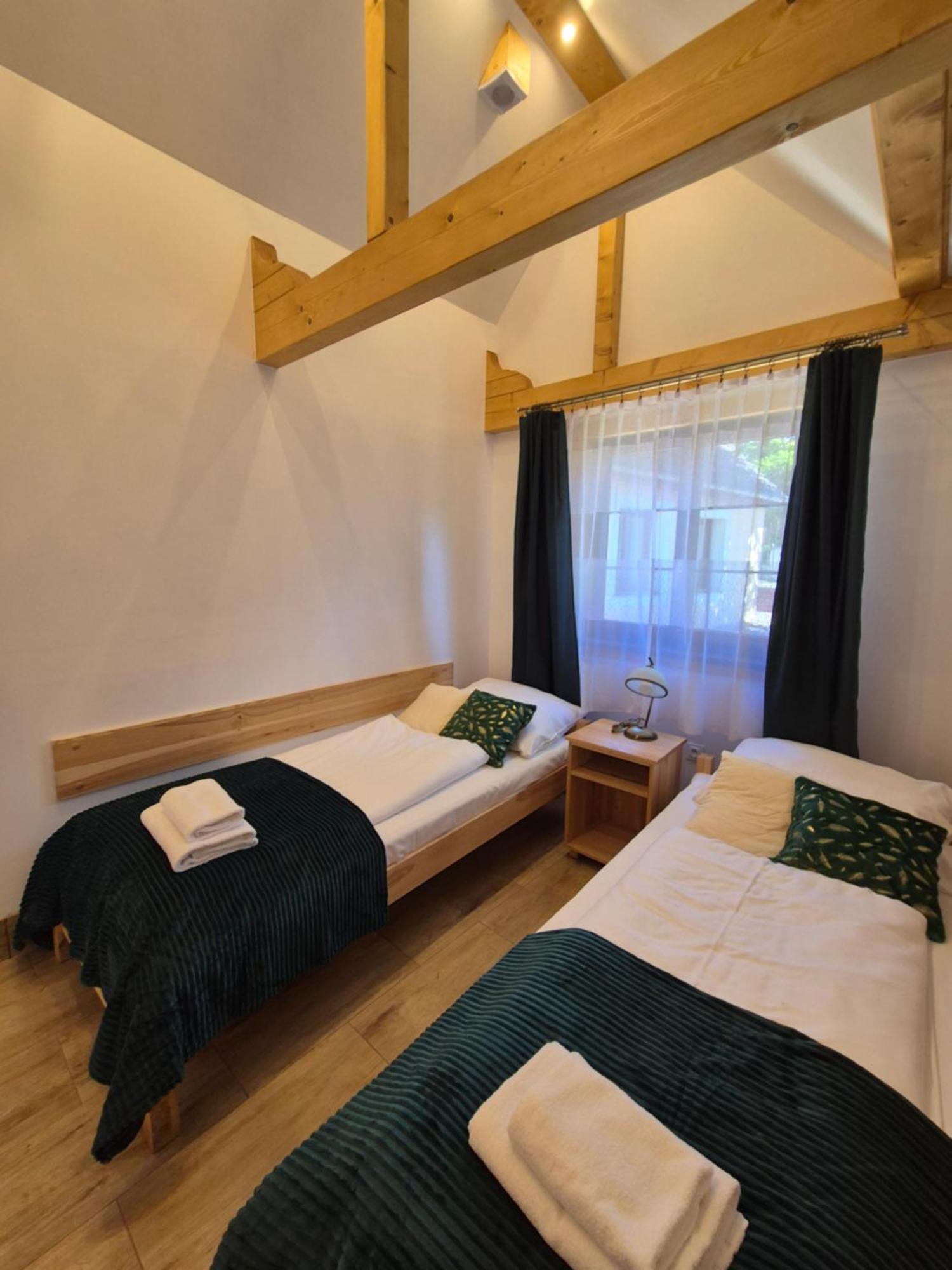 Dom Krawca - Pod Chojnikiem Apartment Jelenia Gora Luaran gambar