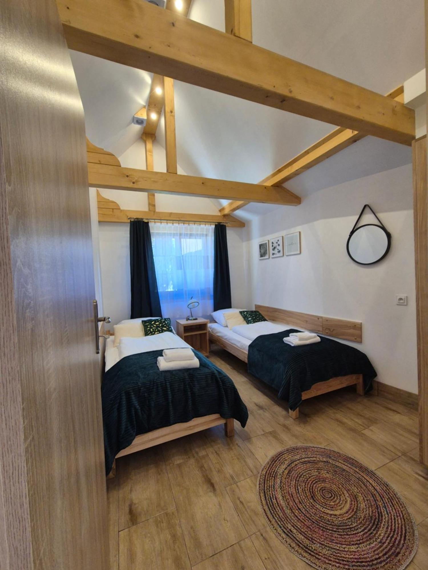 Dom Krawca - Pod Chojnikiem Apartment Jelenia Gora Luaran gambar